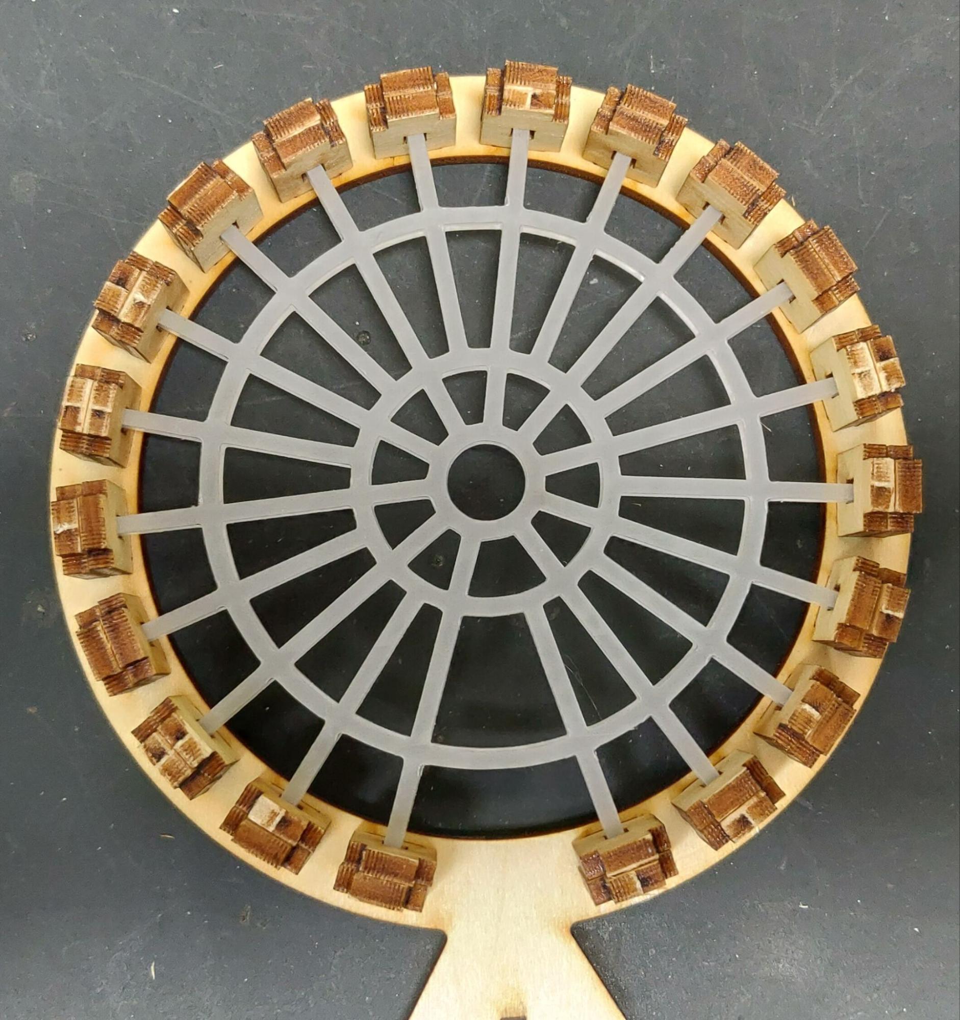 3. 將剩餘的木頭構件安裝完成。