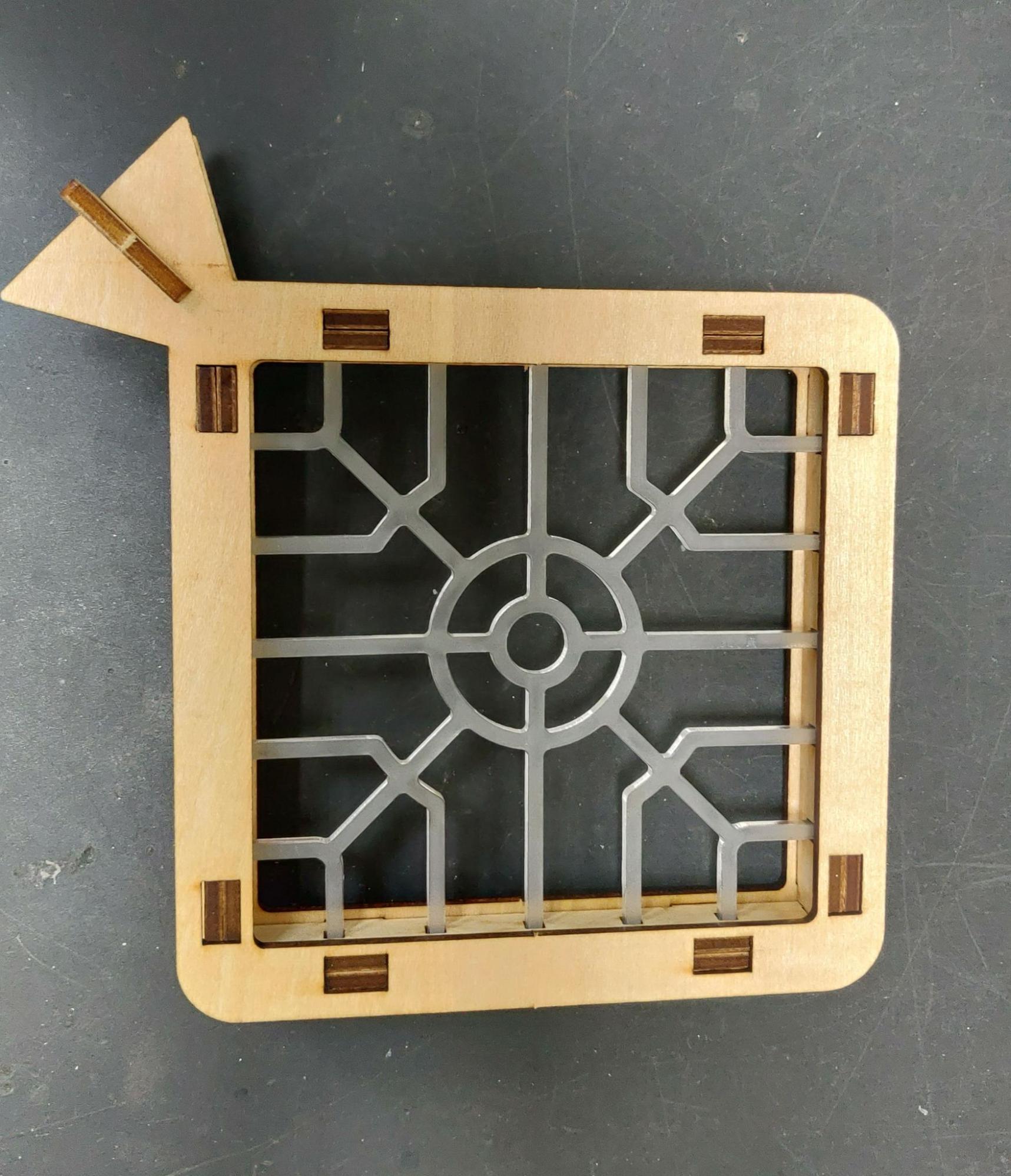 裝上頂蓋、支撐座